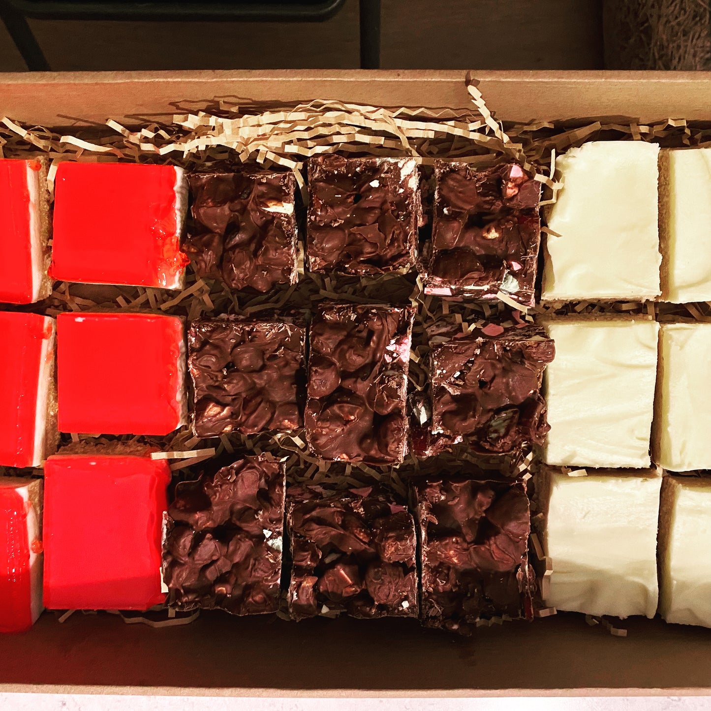 Slices & Dessert Box