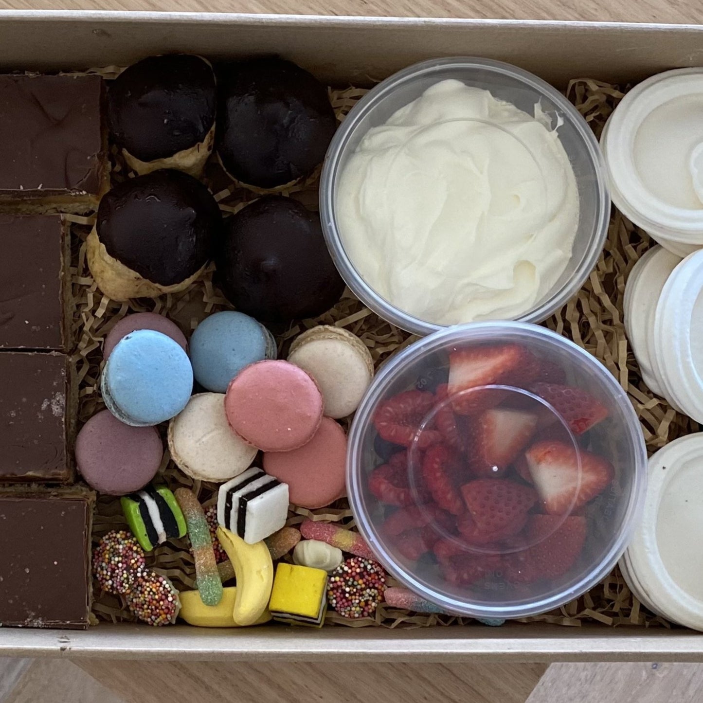 Slices & Dessert Box